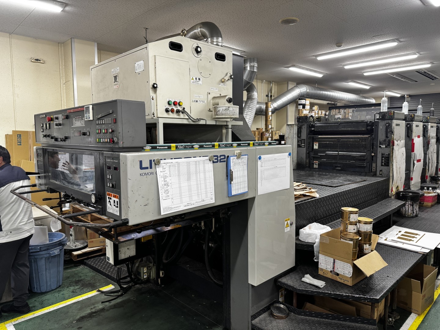 jay-KOMORI-NEW-LITHRONE-L-432-LONG-DELIVERY-WITH-UV-2006-99585.jpg
