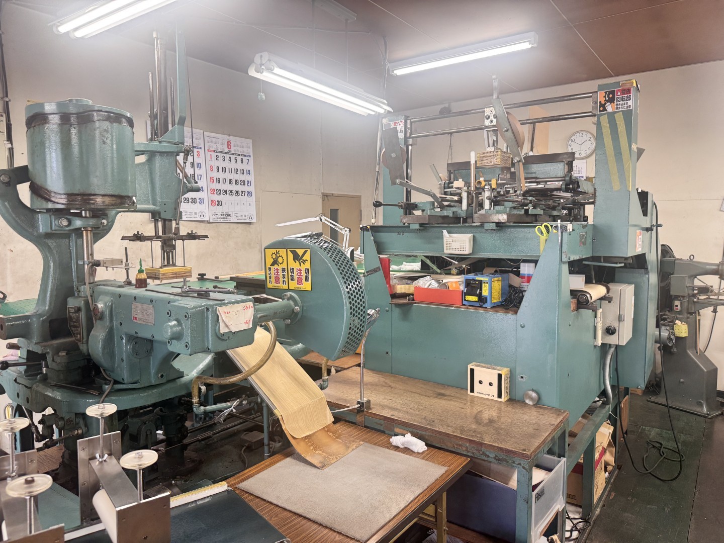 jay-Kubo-HF-Automatic-Rigid-Box-Making-machine-with-semi-automatic-pasting-Rebuilt-Year-2018-77294.jpg